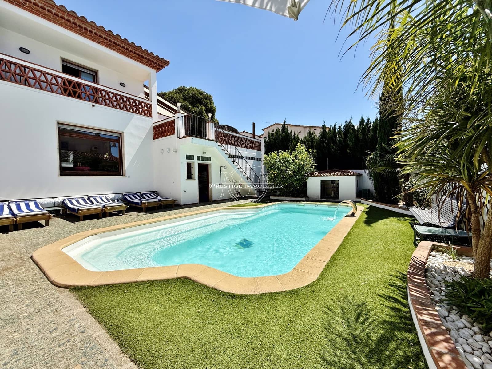 11 sypialnia Willa na sprzedaż w Empuriabrava z basenem - 1 090 000 € (Ref: 9856258)