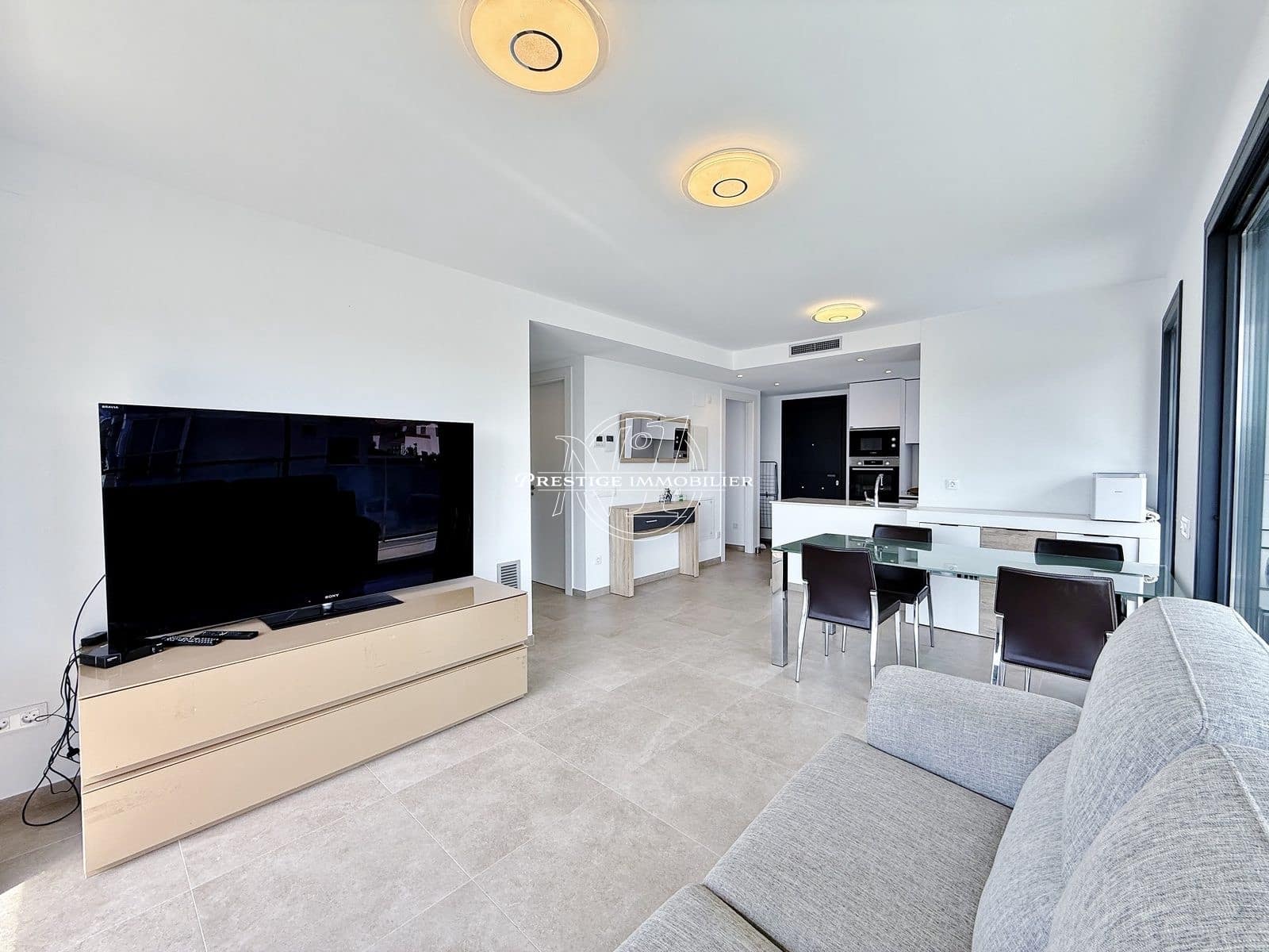 3 bedroom Apartment for sale in Roses with pool - € 369,000 (Ref: 9860065)