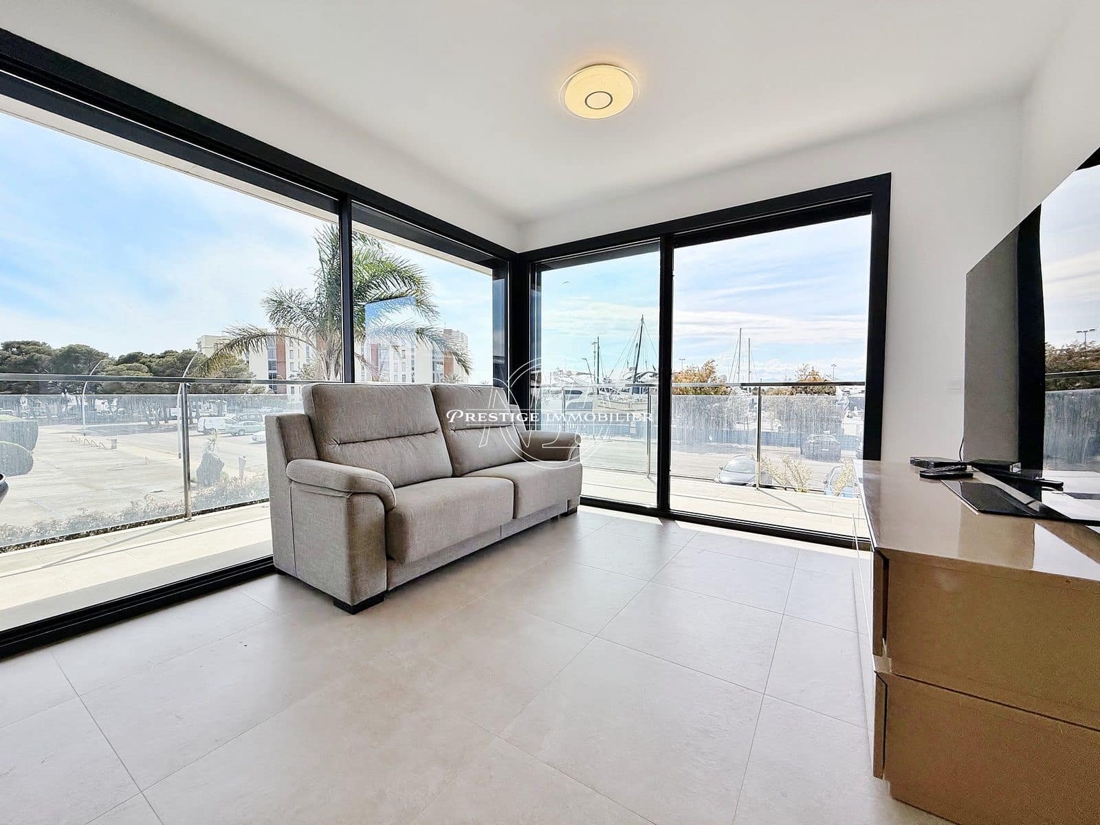3 bedroom Apartment for sale in Roses with pool - € 369,000 (Ref: 9860065)