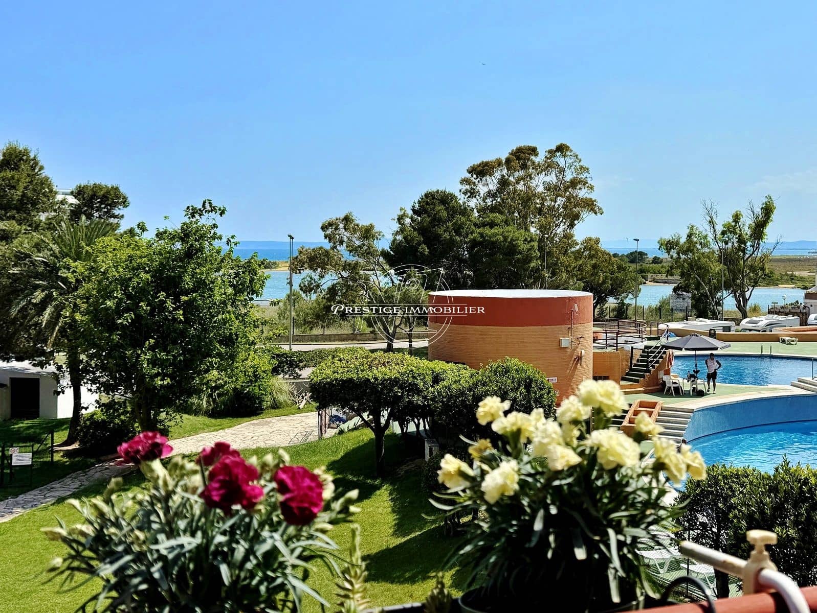 1 bedroom Apartment for sale in Roses with pool - € 139,000 (Ref: 9875310)