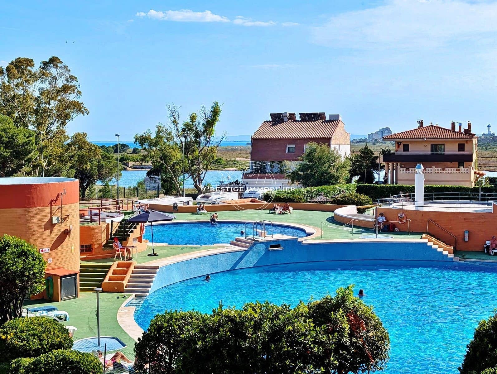 1 bedroom Apartment for sale in Roses with pool - € 139,000 (Ref: 9875310)