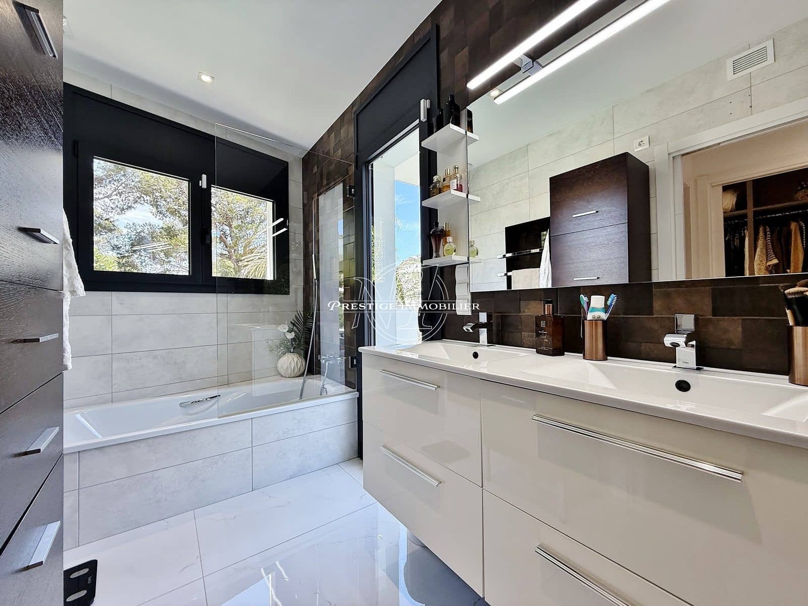 7 bedroom Villa for sale in Roses with pool - € 2,995,000 (Ref: 9884756)