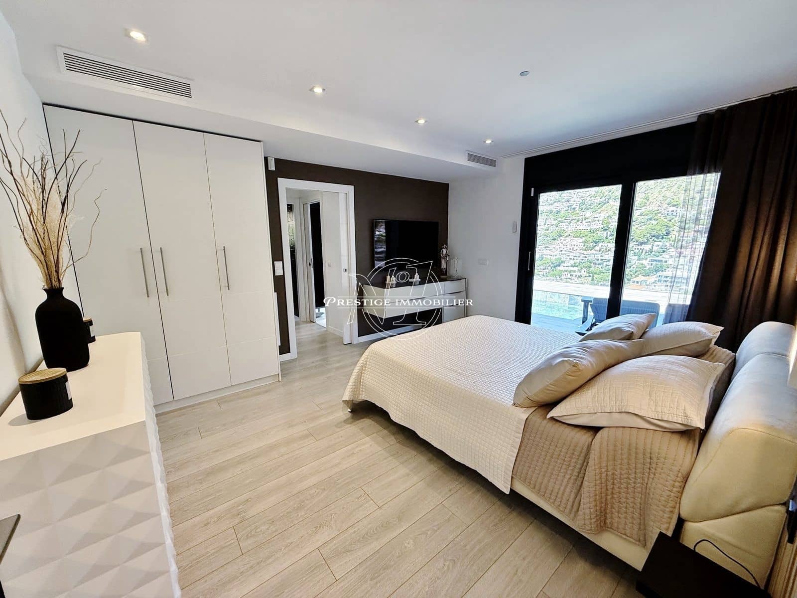 7 bedroom Villa for sale in Roses with pool - € 2,995,000 (Ref: 9884756)