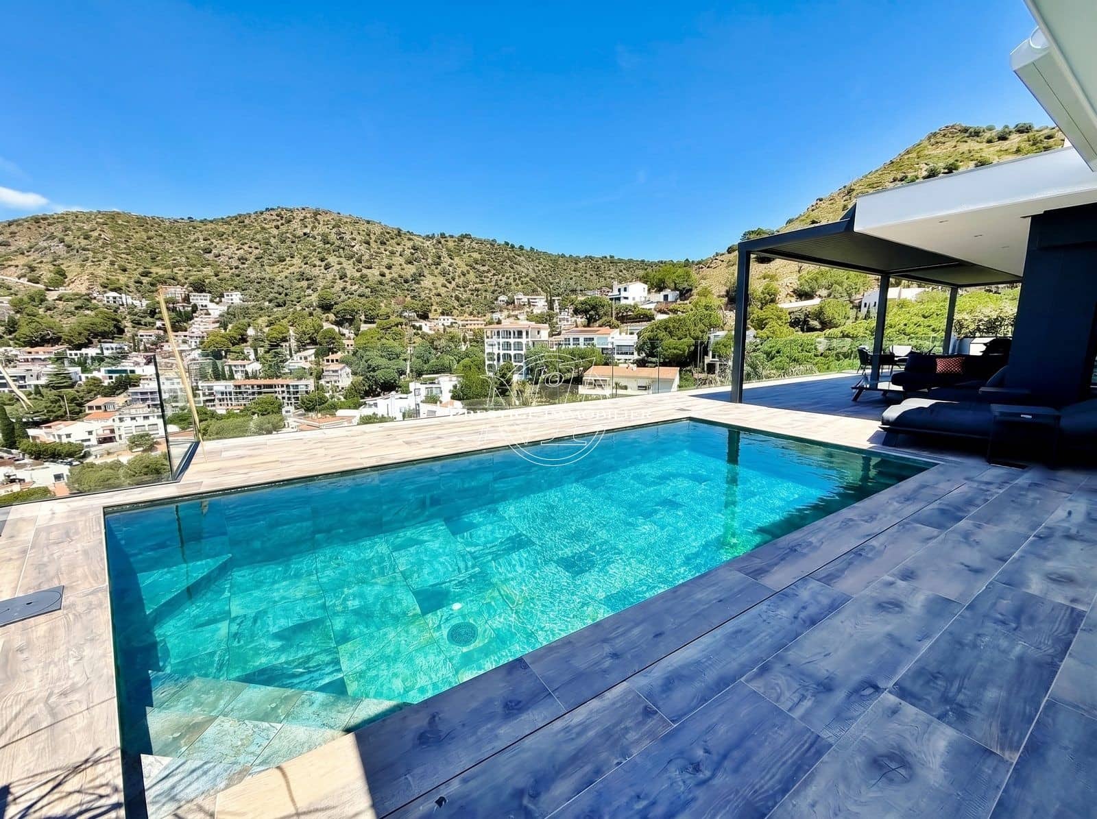 7 bedroom Villa for sale in Roses with pool - € 2,995,000 (Ref: 9884756)