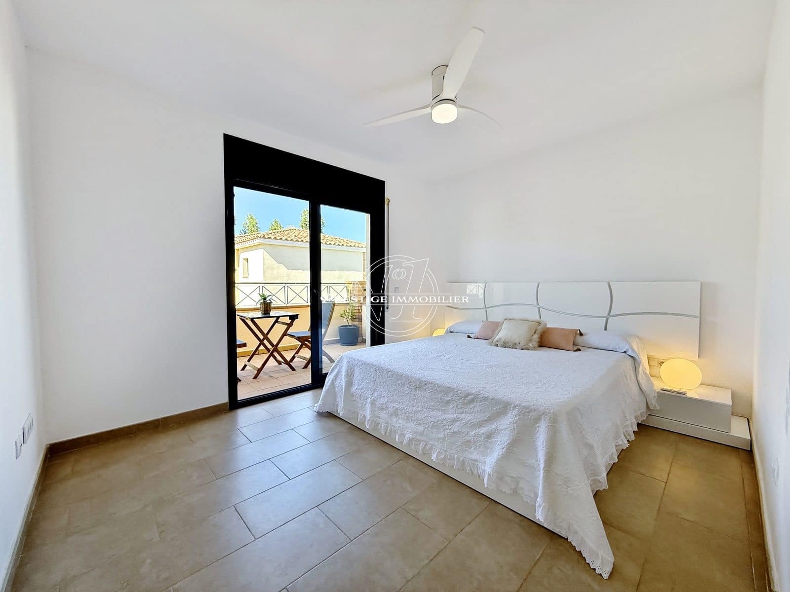 4 bedroom Villa for sale in Empuriabrava with pool - € 489,000 (Ref: 9902451)