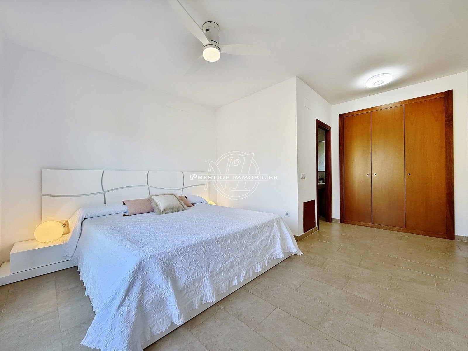 4 bedroom Villa for sale in Empuriabrava with pool - € 489,000 (Ref: 9902451)