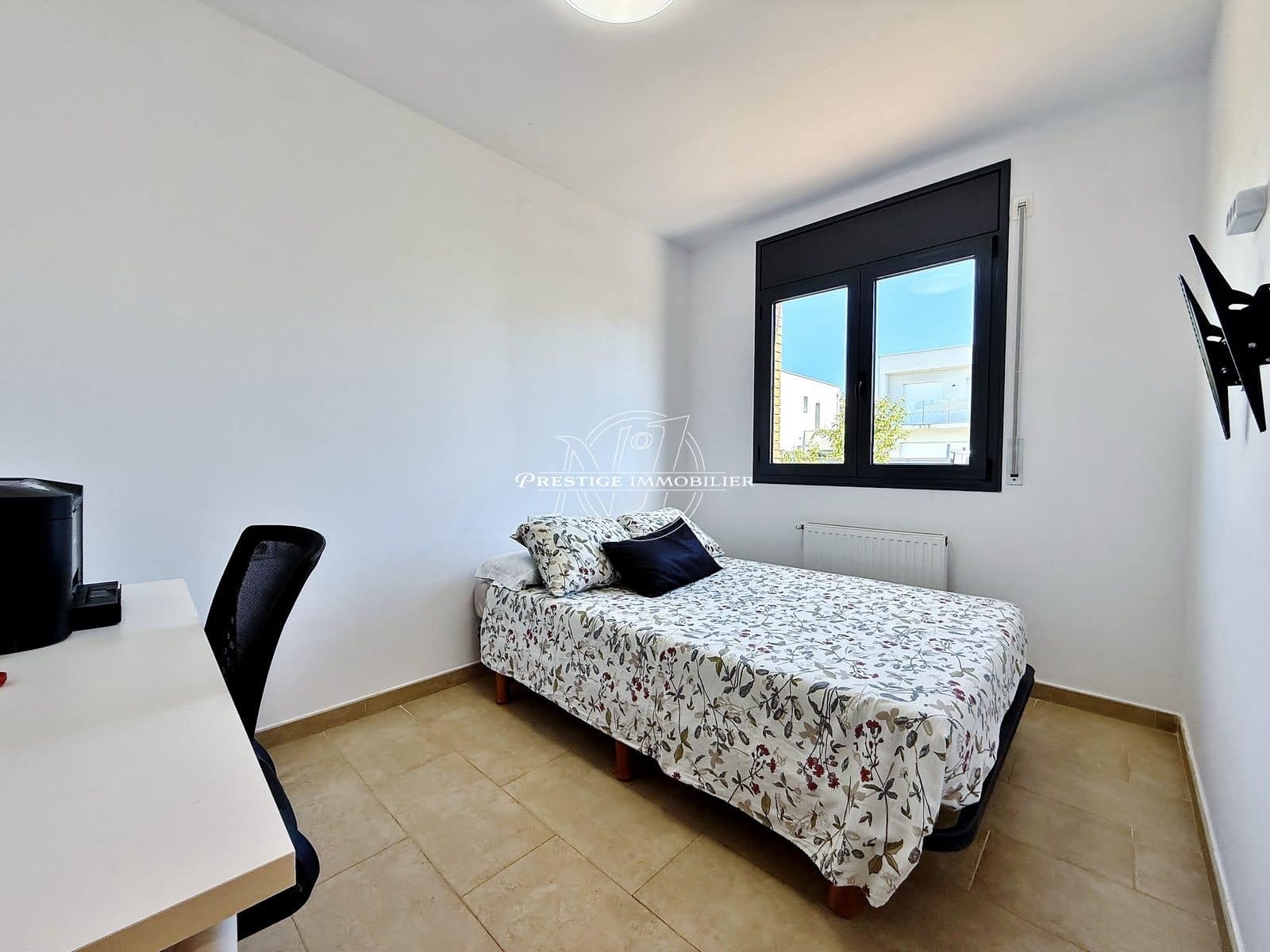 4 bedroom Villa for sale in Empuriabrava with pool - € 489,000 (Ref: 9902451)