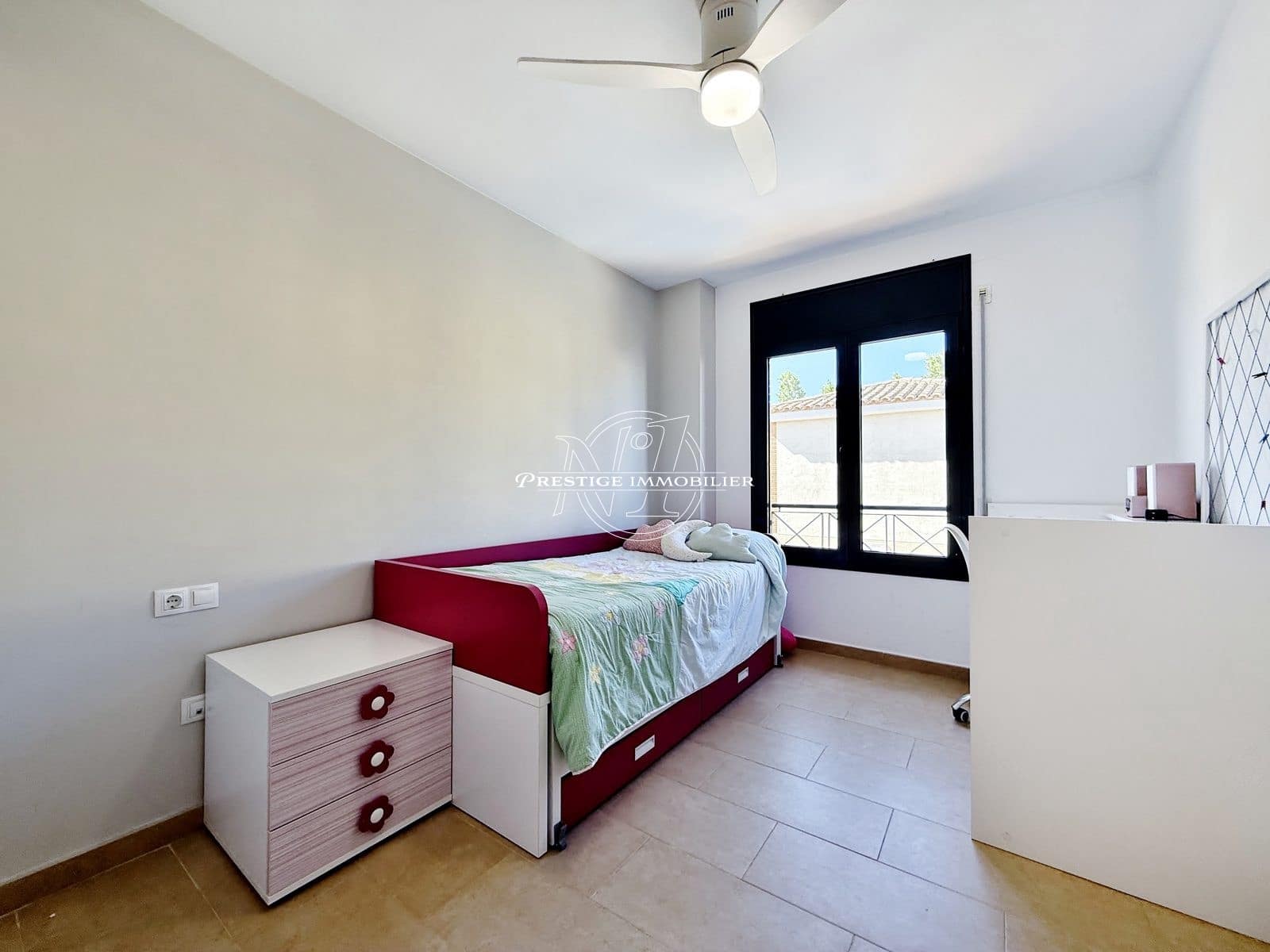 4 bedroom Villa for sale in Empuriabrava with pool - € 489,000 (Ref: 9902451)