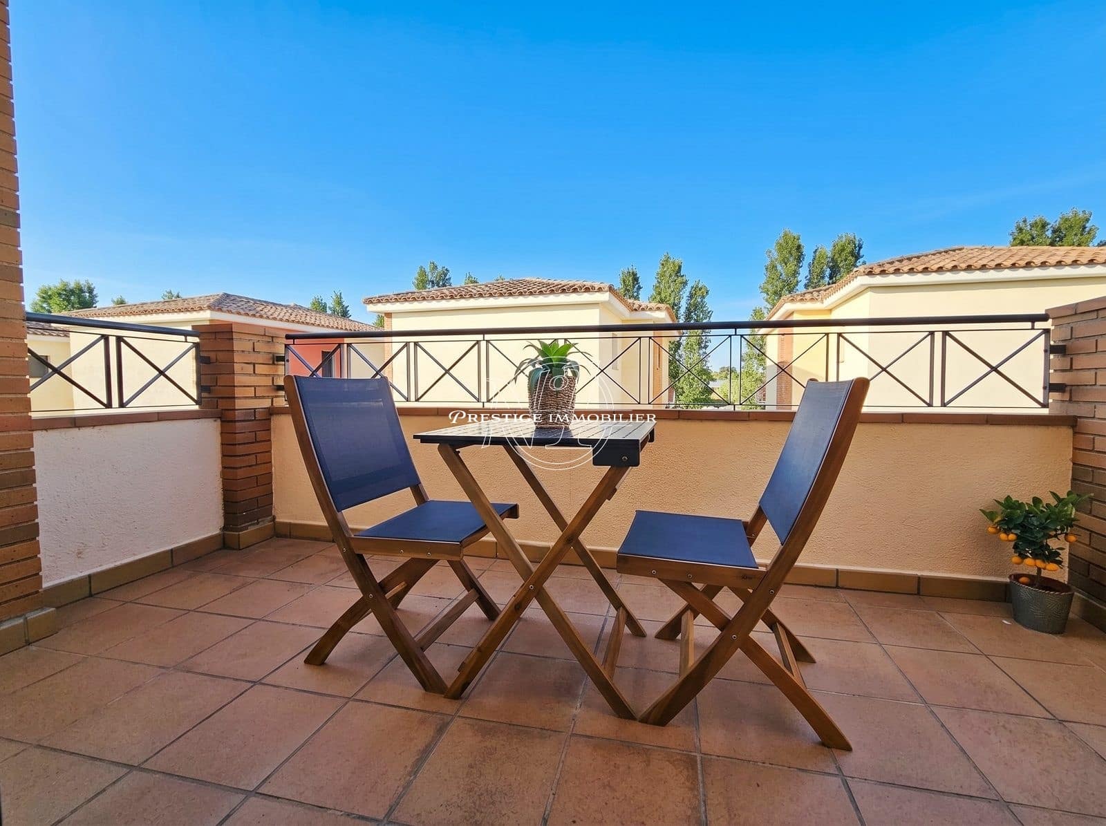 4 bedroom Villa for sale in Empuriabrava with pool - € 489,000 (Ref: 9902451)