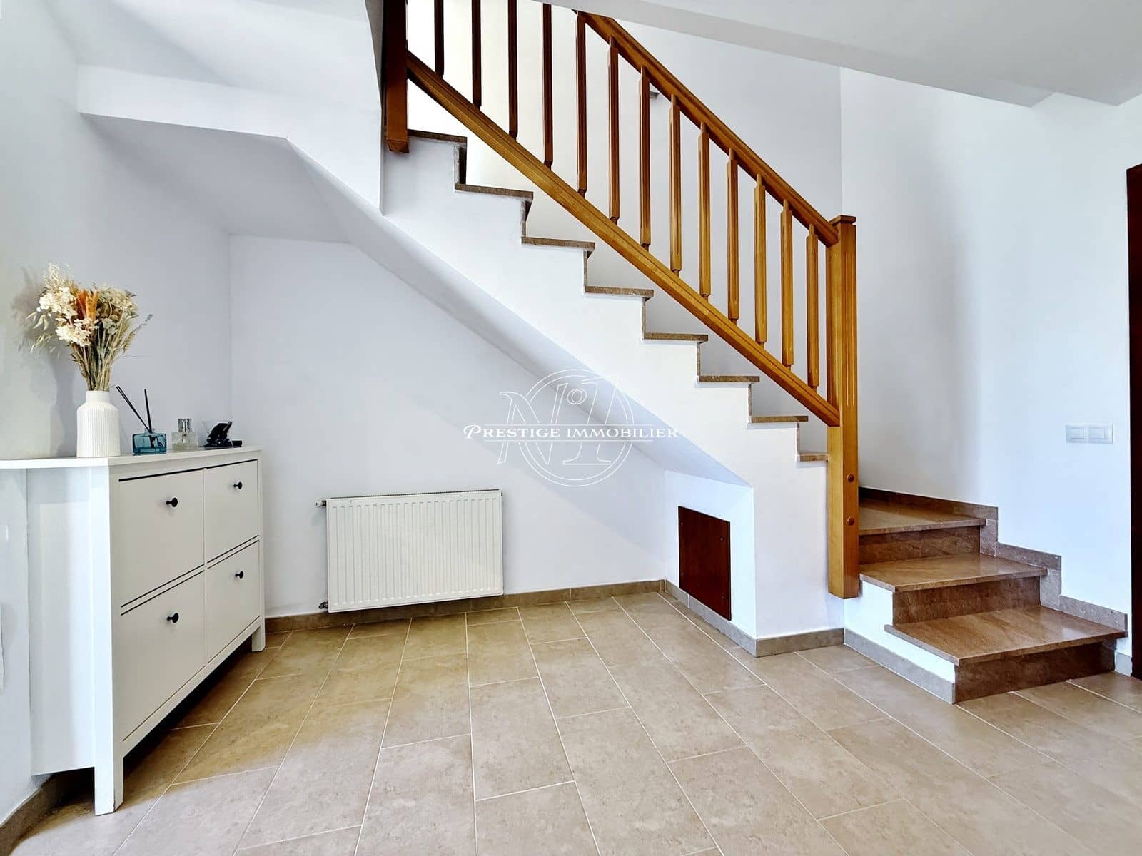 4 bedroom Villa for sale in Empuriabrava with pool - € 489,000 (Ref: 9902451)