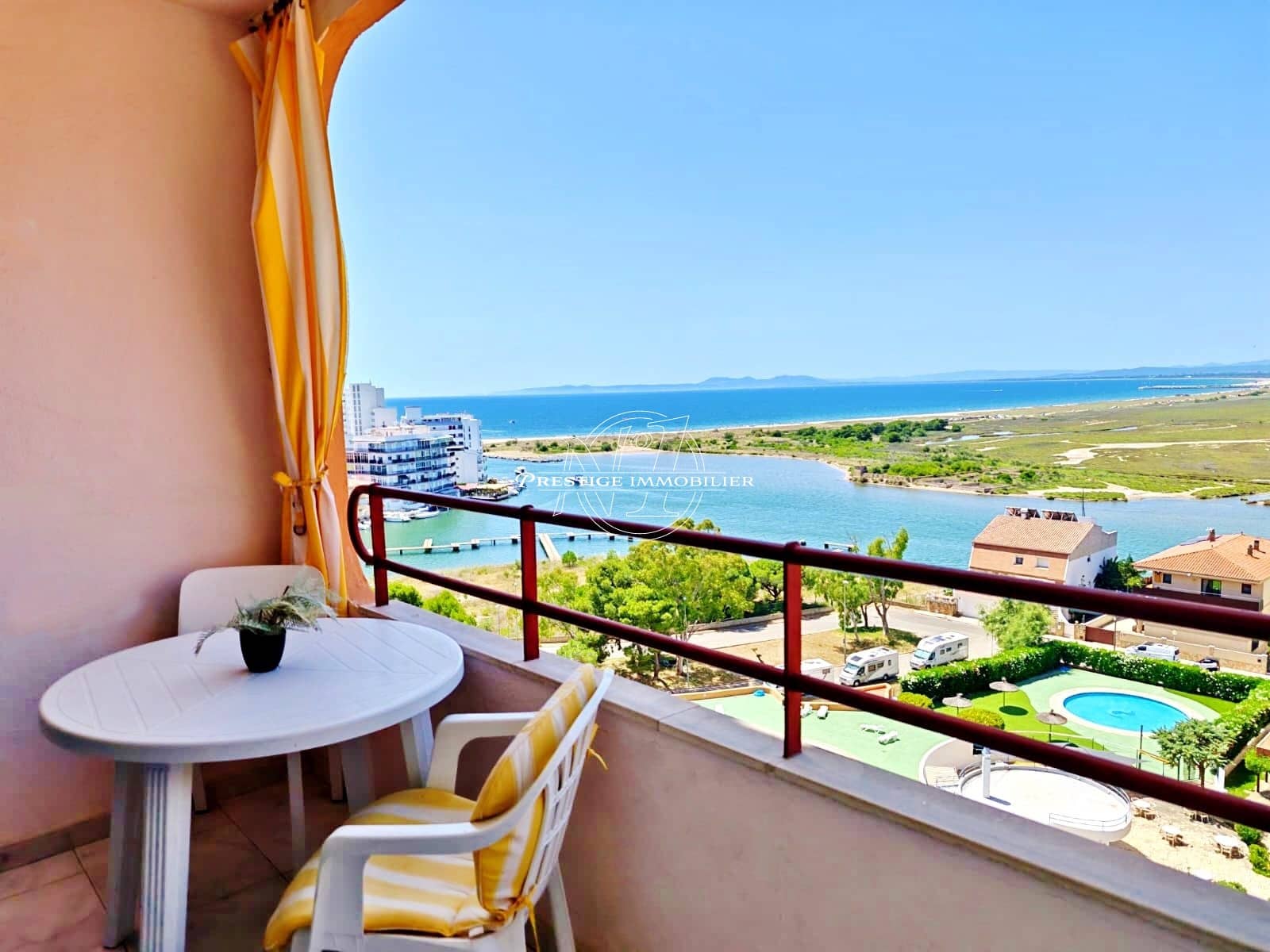 1 bedroom Apartment for sale in Roses with pool - € 119,000 (Ref: 9916364)