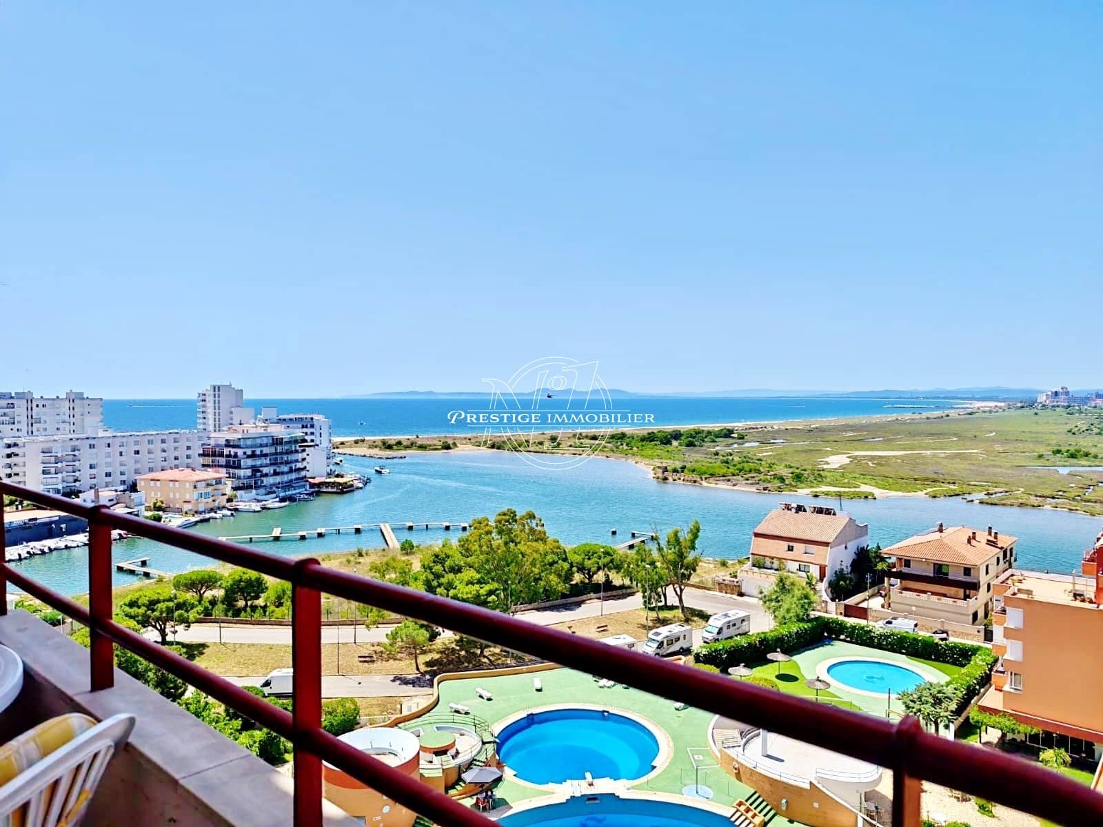 1 bedroom Apartment for sale in Roses with pool - € 119,000 (Ref: 9916364)