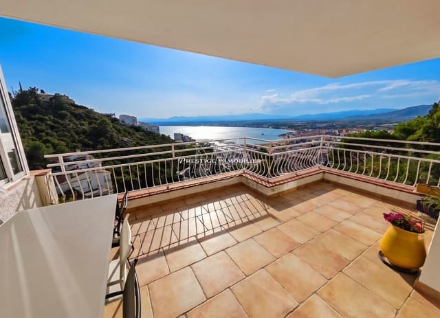 2 bedroom Apartment for sale in Roses - € 319,000 (Ref: 9916365)