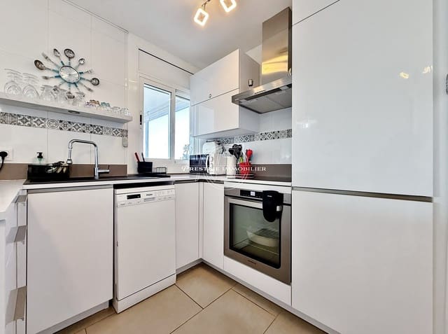 2 bedroom Apartment for sale in Roses - € 319,000 (Ref: 9916365)