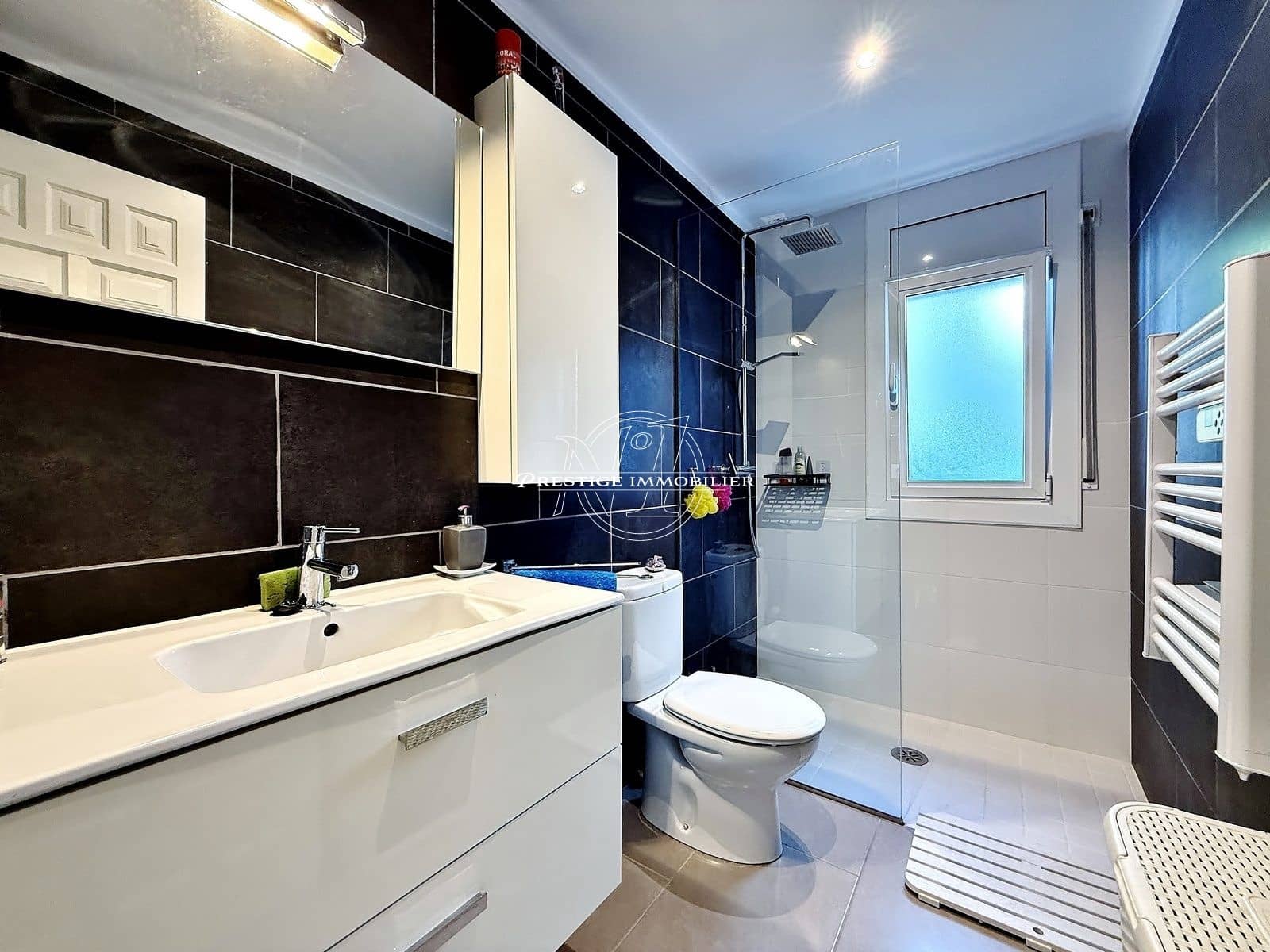 2 bedroom Apartment for sale in Roses - € 319,000 (Ref: 9916365)