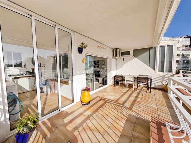 2 bedroom Apartment for sale in Roses - € 319,000 (Ref: 9916365)