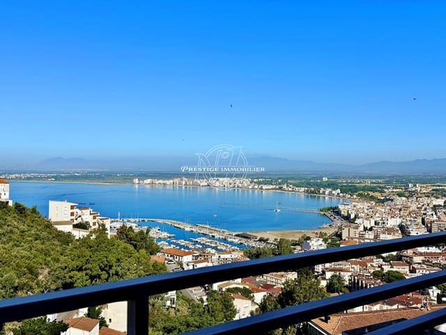 2 bedroom Apartment for sale in Roses - € 319,000 (Ref: 9916365)