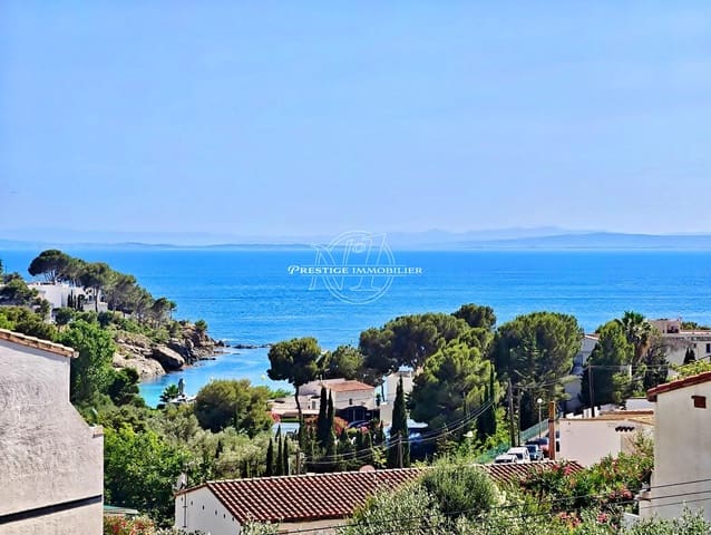 2 bedroom Apartment for sale in Roses - € 340,000 (Ref: 9916532)