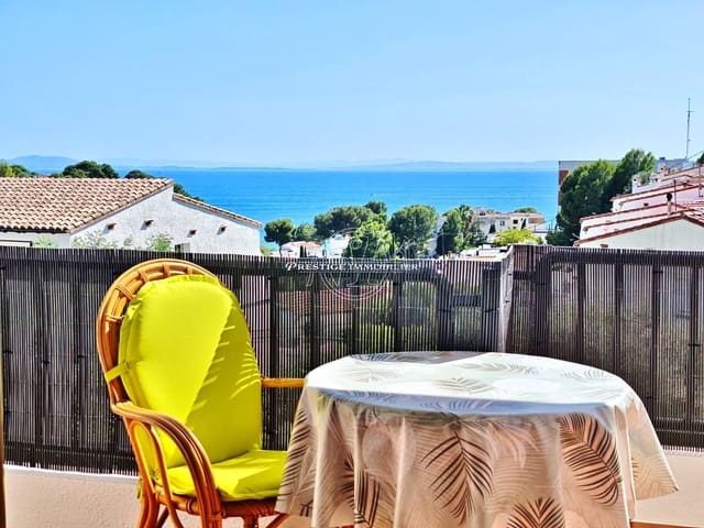 2 bedroom Apartment for sale in Roses - € 340,000 (Ref: 9916532)