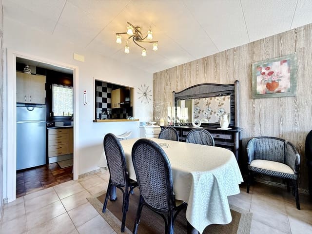 2 bedroom Apartment for sale in Roses - € 340,000 (Ref: 9916532)