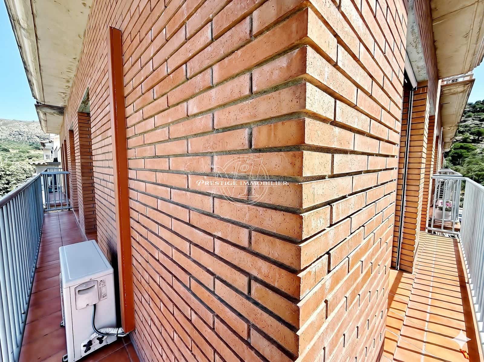 3 bedroom Apartment for sale in Roses - € 235,000 (Ref: 9926458)