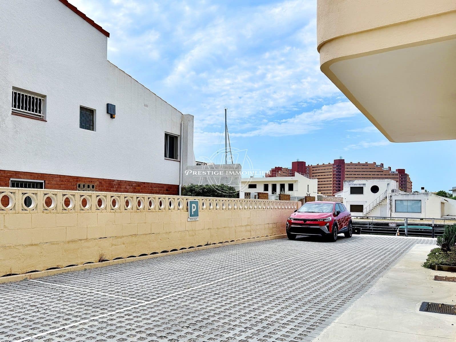 Apartment for sale in Roses - € 135,000 (Ref: 9927370)