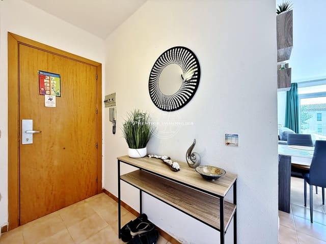 2 makuuhuone Huoneisto myytävänä paikassa Empuriabrava, Castelló d'Empúries mukana uima-altaan - 199 000 € (Ref: 9939112)