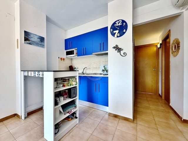 2 makuuhuone Huoneisto myytävänä paikassa Empuriabrava, Castelló d'Empúries mukana uima-altaan - 199 000 € (Ref: 9939112)