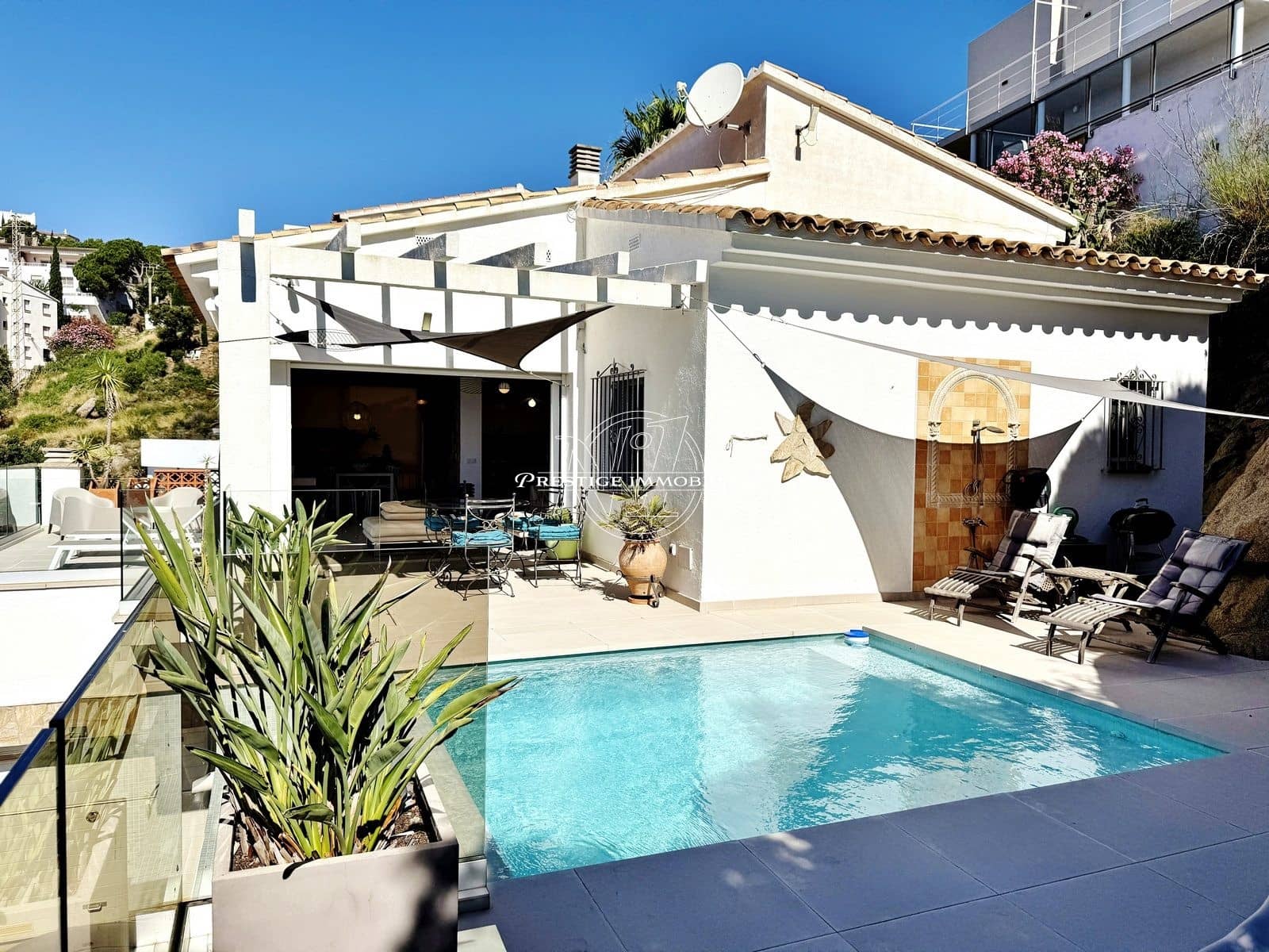 3 soveværelse Villa til salg i Roses med swimmingpool - € 569.000 (Ref: 9939593)