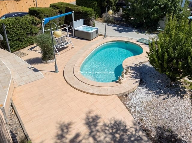 4 soveværelse Villa til salg i Roses med swimmingpool - € 425.000 (Ref: 9943211)
