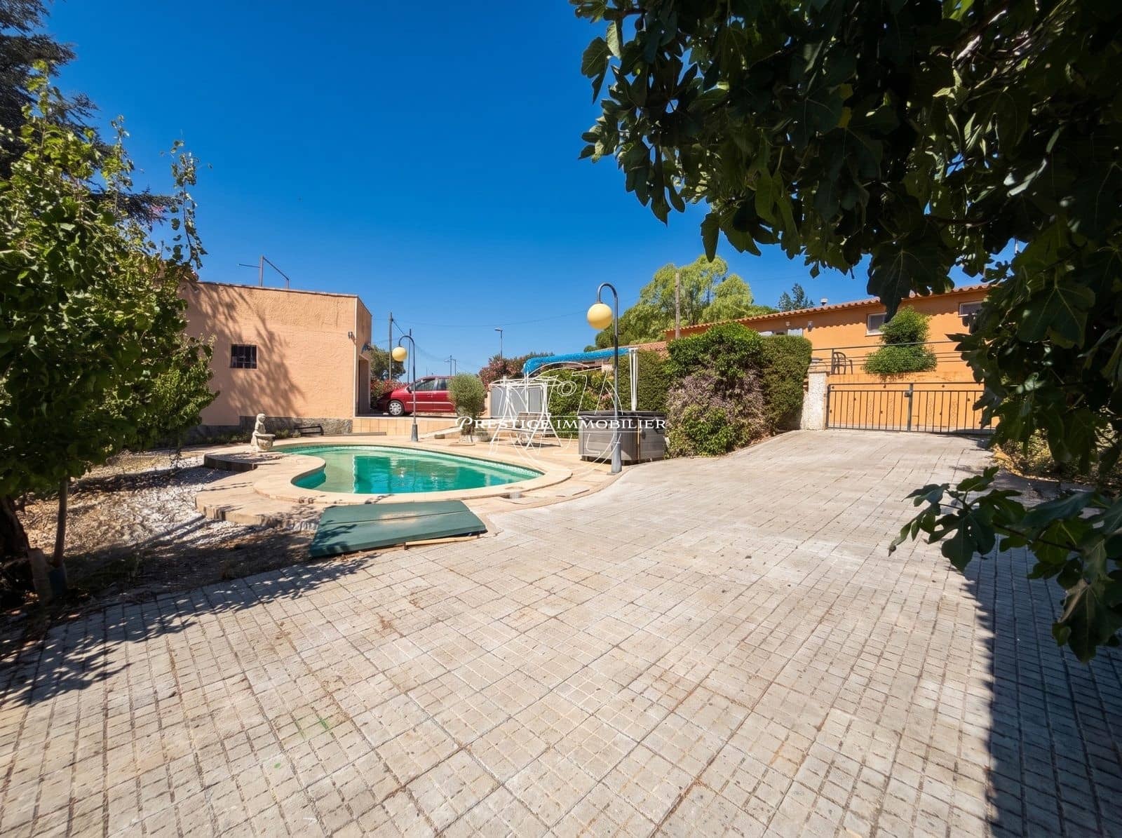 Chalet de 4 habitaciones en Roses en venta con piscina - 425.000 € (Ref: 9943211)