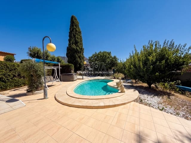 4 soveværelse Villa til salg i Roses med swimmingpool - € 425.000 (Ref: 9943211)