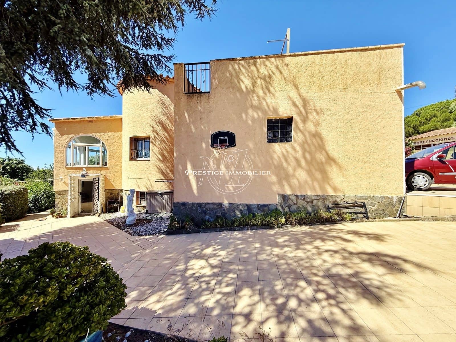 Chalet de 4 habitaciones en Roses en venta con piscina - 425.000 € (Ref: 9943211)