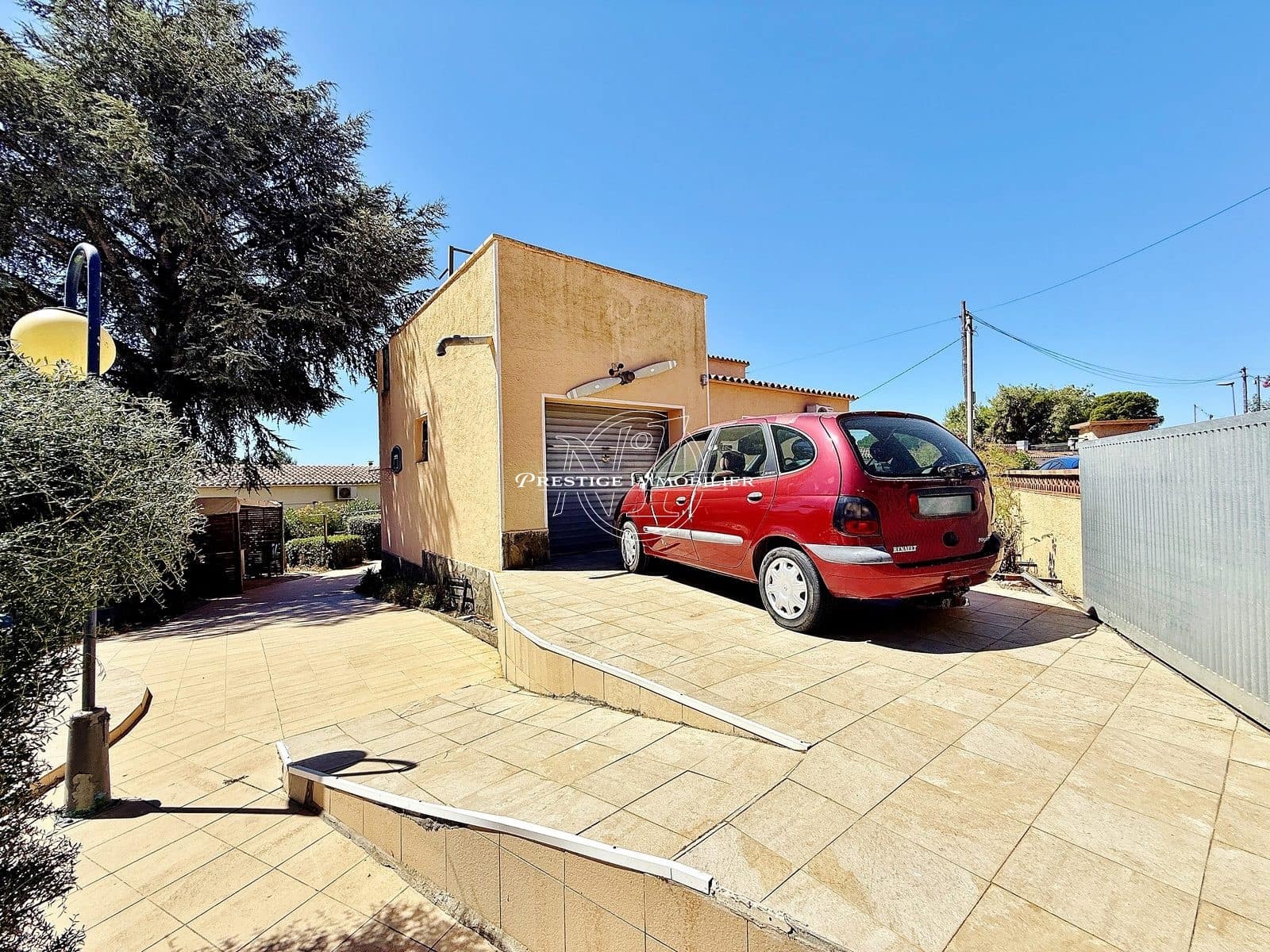 Chalet de 4 habitaciones en Roses en venta con piscina - 425.000 € (Ref: 9943211)