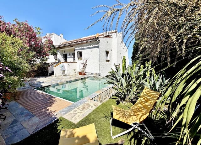 3 soverom Villa til salgs i Roses med svømmebasseng - € 595 000 (Ref: 9962676)