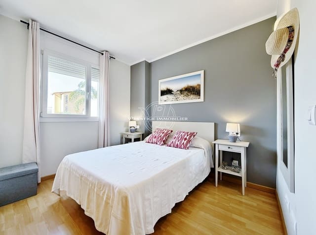 2 slaapkamer Appartement te koop in Roses met zwembad - € 239.000 (Ref: 9966004)