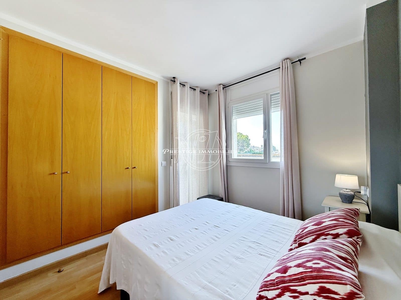 2 makuuhuone Huoneisto myytävänä paikassa Roses mukana uima-altaan - 239 000 € (Ref: 9966004)