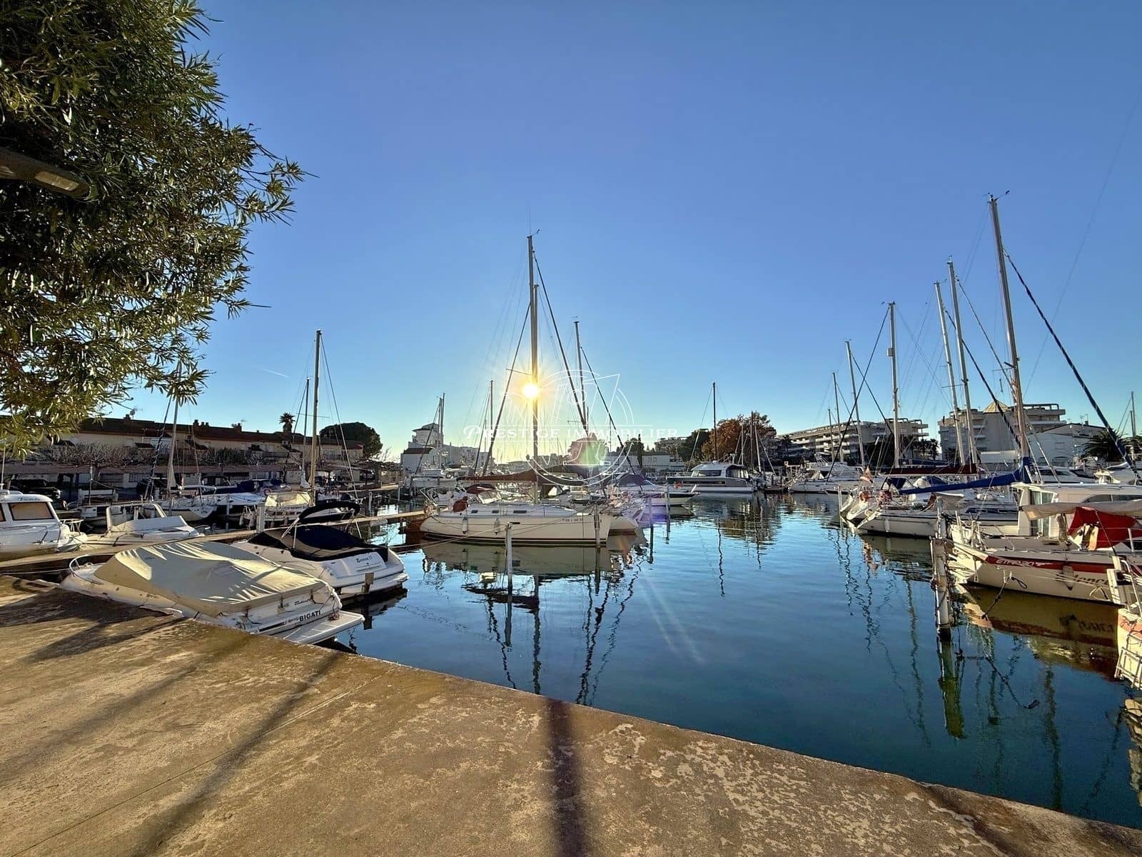 3 bedroom Townhouse for sale in Roses with pool - € 295,000 (Ref: 9966005)