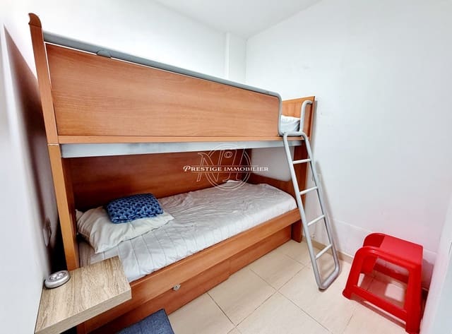 Apartamento de 2 habitaciones en Roses en venta con piscina - 149.900 € (Ref: 9966318)