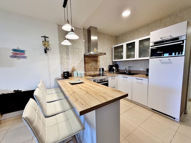 Apartamento de 2 habitaciones en Roses en venta con piscina - 149.900 € (Ref: 9966318)