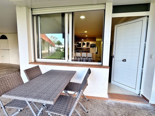 Apartamento de 2 habitaciones en Roses en venta con piscina - 149.900 € (Ref: 9966318)