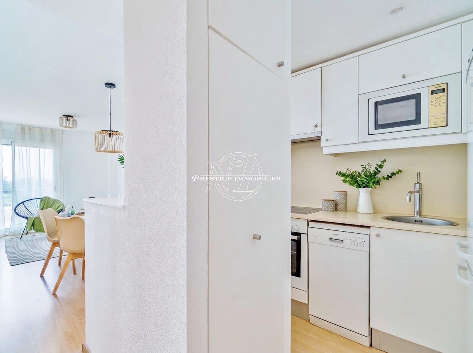 2 bedroom Apartment for sale in Roses with pool - € 287,000 (Ref: 9967550)