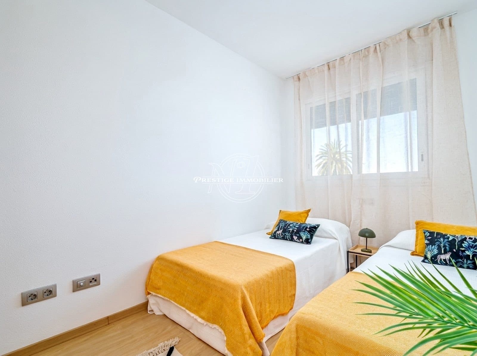 2 bedroom Apartment for sale in Roses with pool - € 287,000 (Ref: 9967550)
