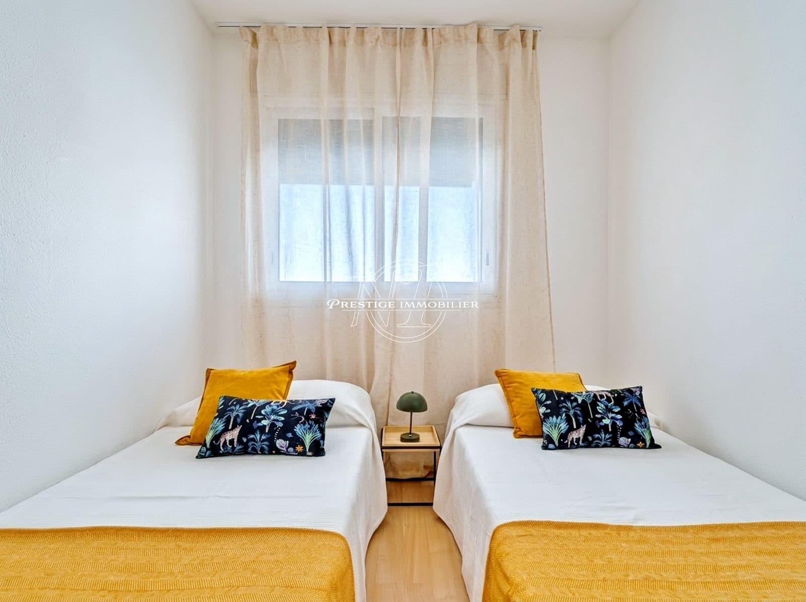 2 bedroom Apartment for sale in Roses with pool - € 287,000 (Ref: 9967550)
