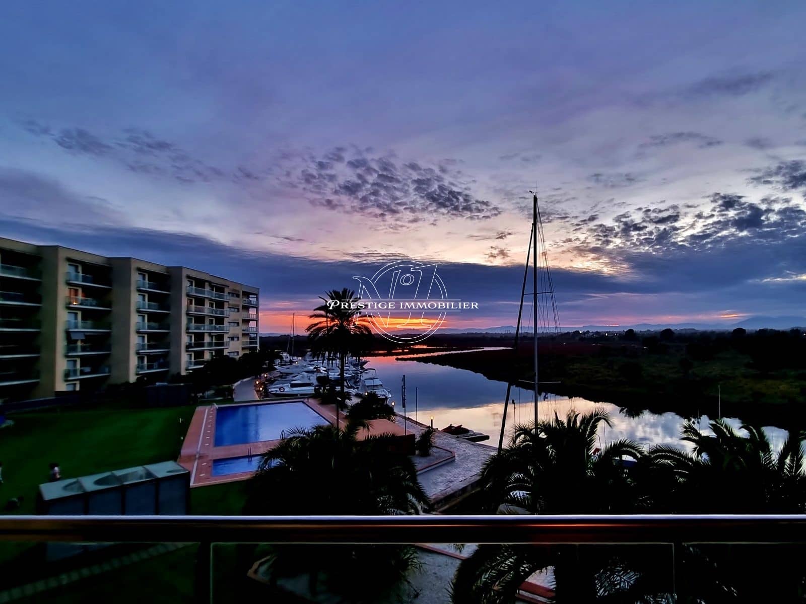 2 bedroom Apartment for sale in Roses with pool - € 287,000 (Ref: 9967550)