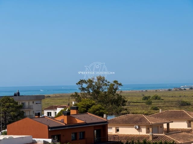 Apartamento de 2 habitaciones en Santa Margarida, Roses en venta - 259.000 € (Ref: 9967551)
