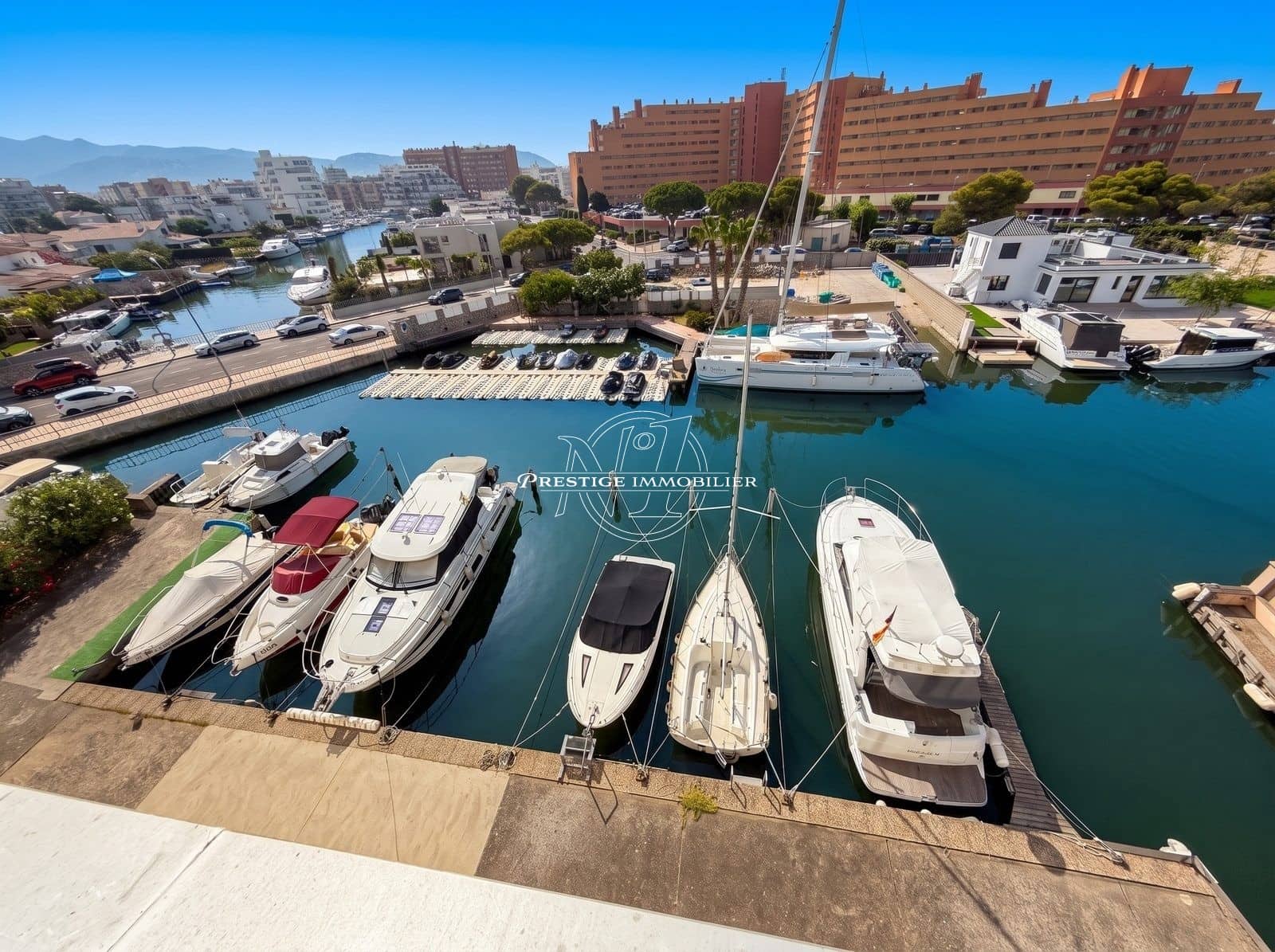 2 bedroom Apartment for sale in Roses - € 259,000 (Ref: 9967551)