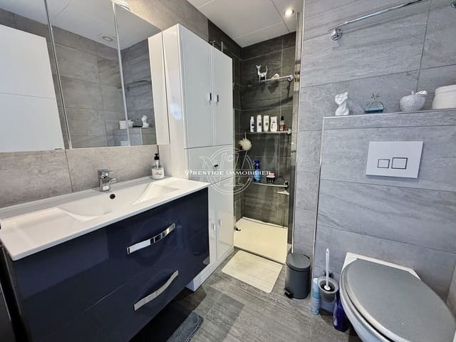 Apartamento de 2 habitaciones en Roses en venta con piscina - 199.000 € (Ref: 9974372)