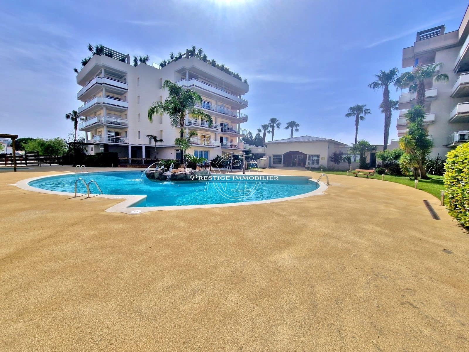 Apartamento de 2 habitaciones en Roses en venta con piscina - 199.000 € (Ref: 9974372)