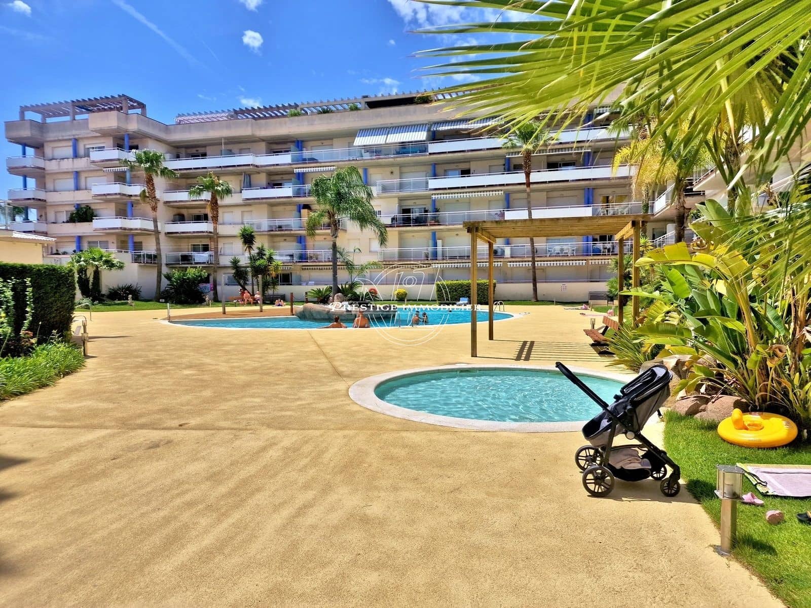 Apartamento de 2 habitaciones en Roses en venta con piscina - 199.000 € (Ref: 9974372)